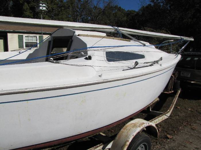 laguna windrose 18 sailboat